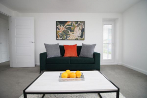 No 43 Stadium Views by SSW - 2BR, Parking, Sleeps 4, 3min walk to Stadium, 10min drive to City Centre, Marina and close to M4